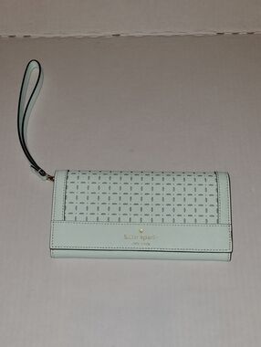 KATE SPADE WRISTLET WALLET MINT GREEN GOLD INSIDE LINING.